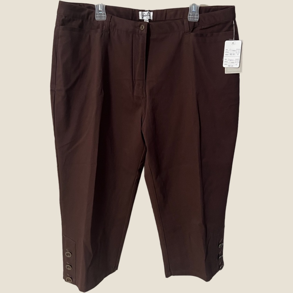 A pair of Juli capris is size 18W